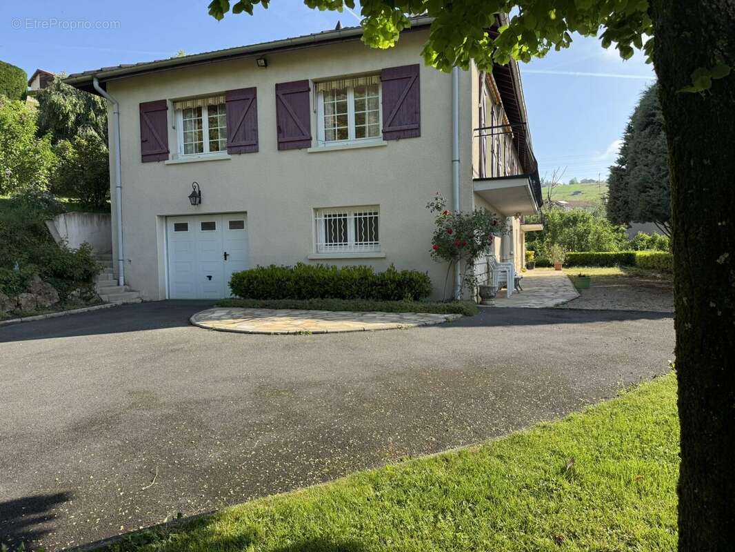Maison à LA TOUR-EN-JAREZ