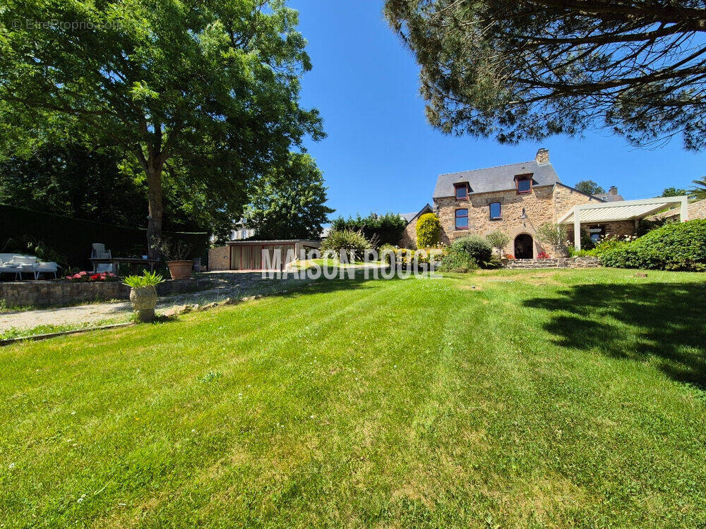 Maison à PLOUER-SUR-RANCE