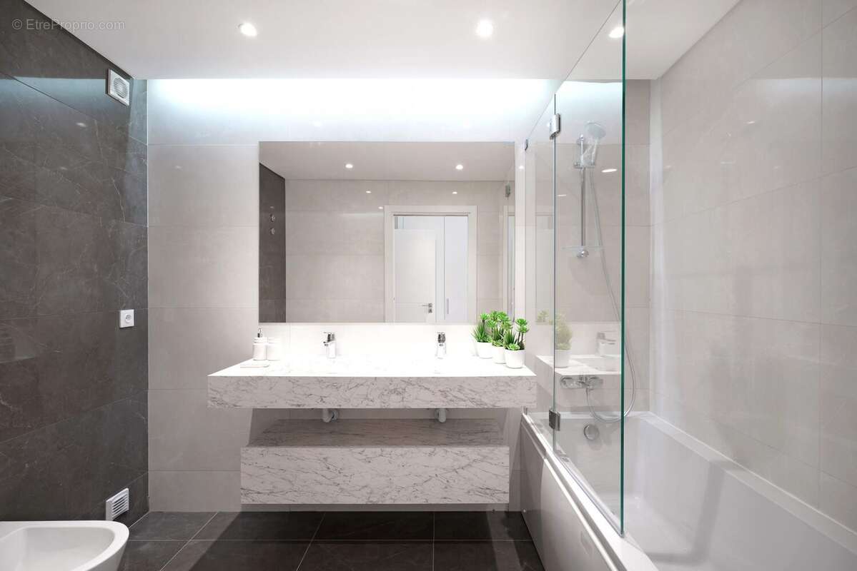 Appartement à CHARENTON-LE-PONT