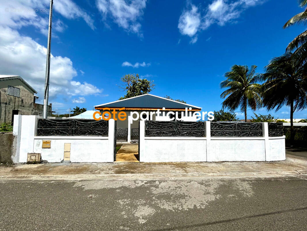 Maison à SAINTE-ROSE