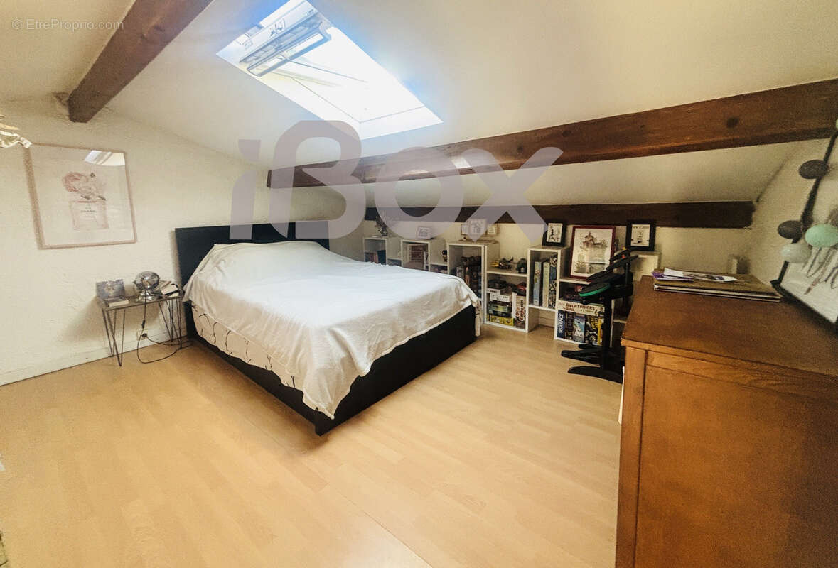 Appartement à CUERS