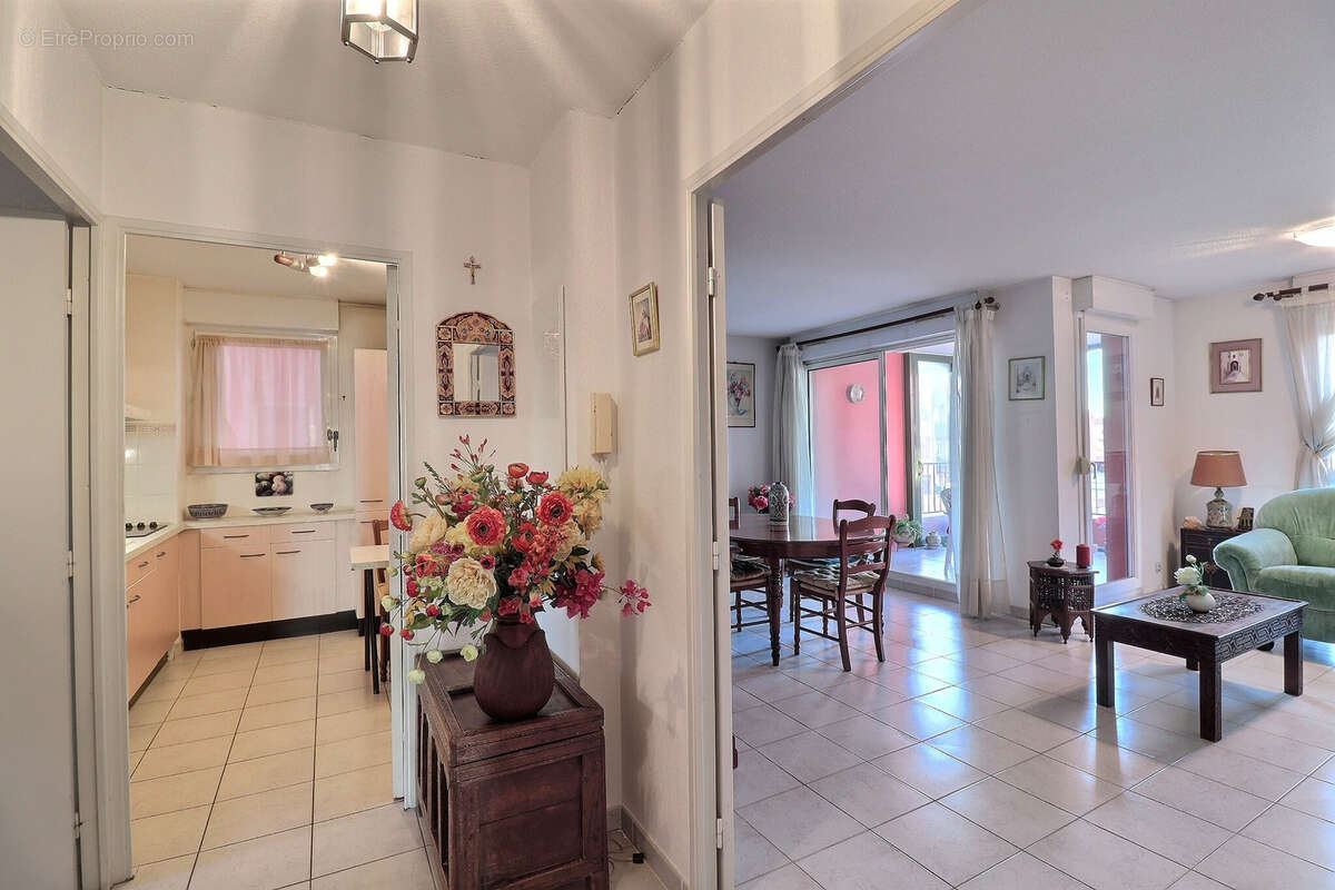 Appartement à LATTES