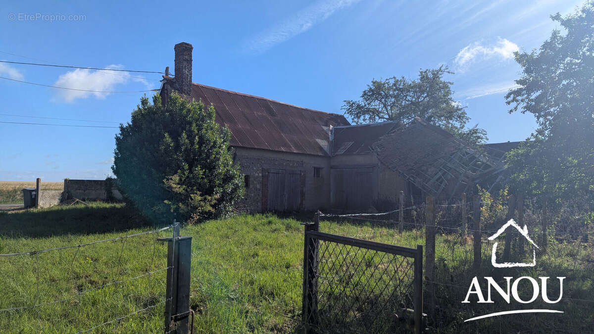 Vaste maison de plain-pied avec dépendances - photo 14