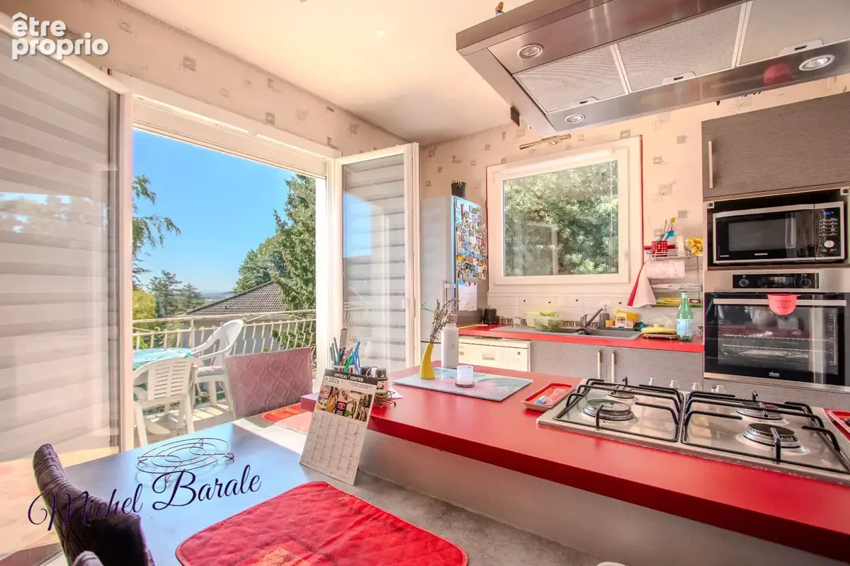 Dardilly – propriété familiale de 222 m² – 6 chambres – t2 indépendant – terrain de 1 647 m² – vue panoramique - photo 10