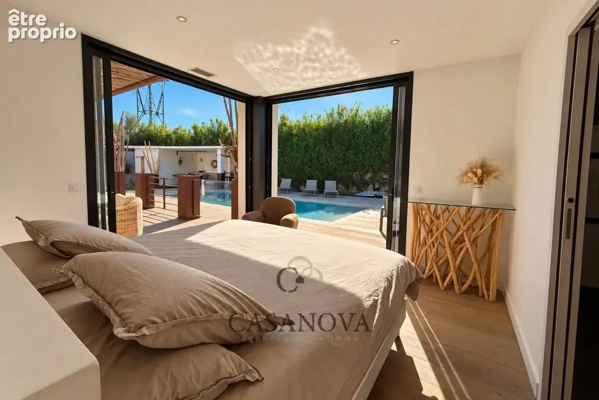 Villa contemporaine avec suite parentale sur piscine, dépendance et jardin paysager à Mireval - photo 16