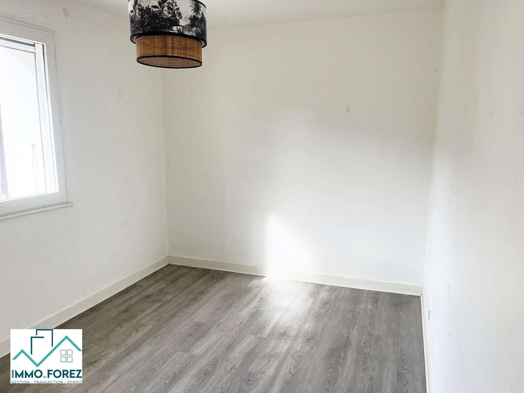 Appartement à VEAUCHE