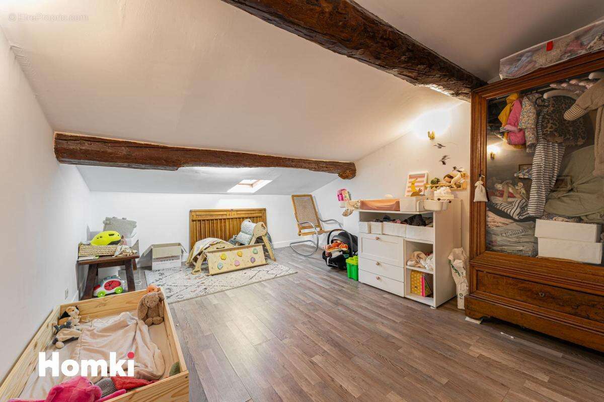 Appartement à MARSEILLE-6E