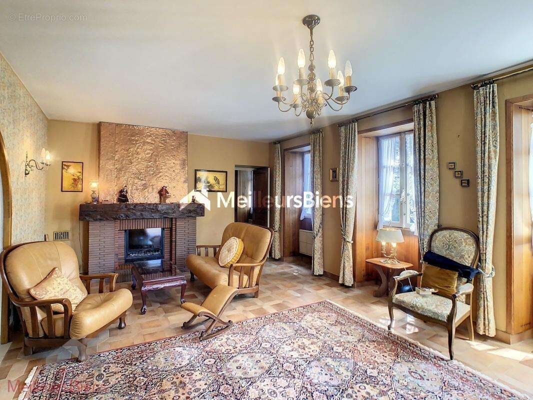 Maison à SAINT-MARTIN-SUR-LA-CHAMBRE