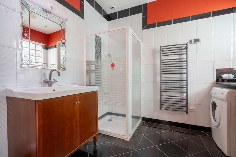 Maison à LE PERREUX-SUR-MARNE