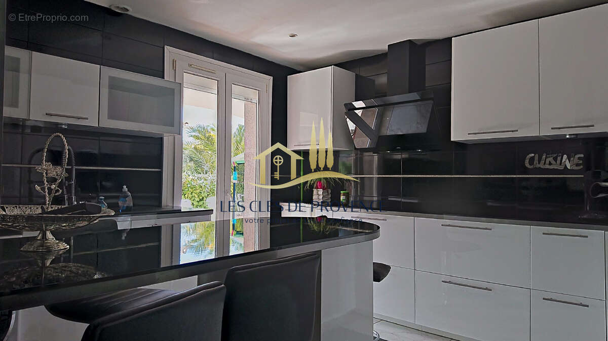 Grande villa familiale avec t2 indépendant - aucun travaux - rognac - photo 3