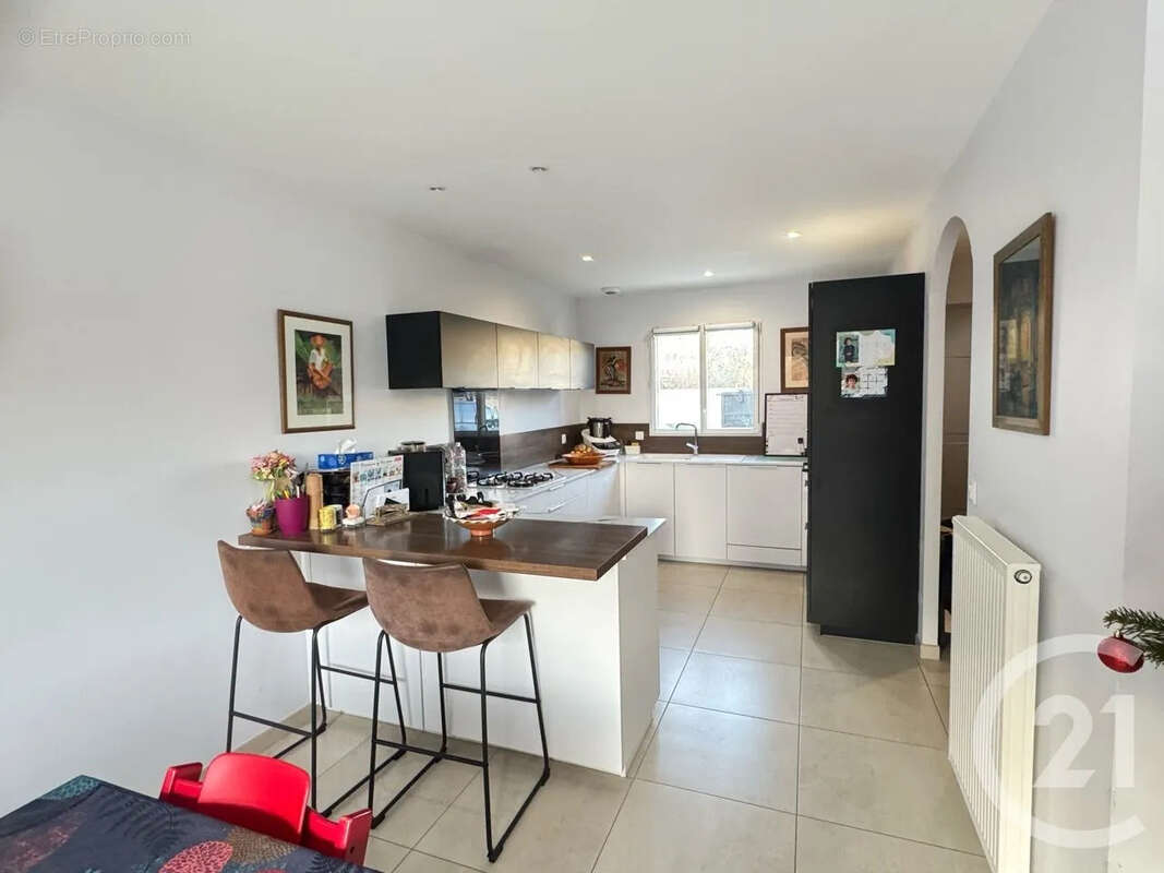 Maison à DAMMARTIN-EN-SERVE