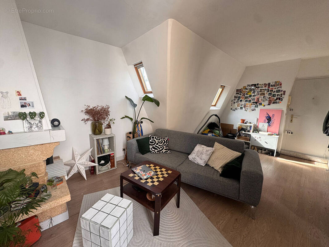 Appartement à PARIS-10E