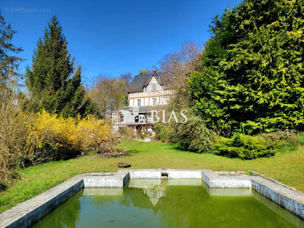 Autre à SAINT-PIERRE-DE-VARENGEVILLE