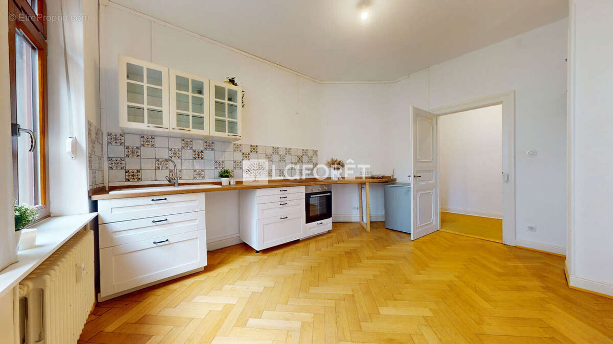 Appartement Schiltigheim 4 pièces 89.69 m²,  Quartier Malteries, maison Bourgeoise, Véranda, deux caves - photo 3