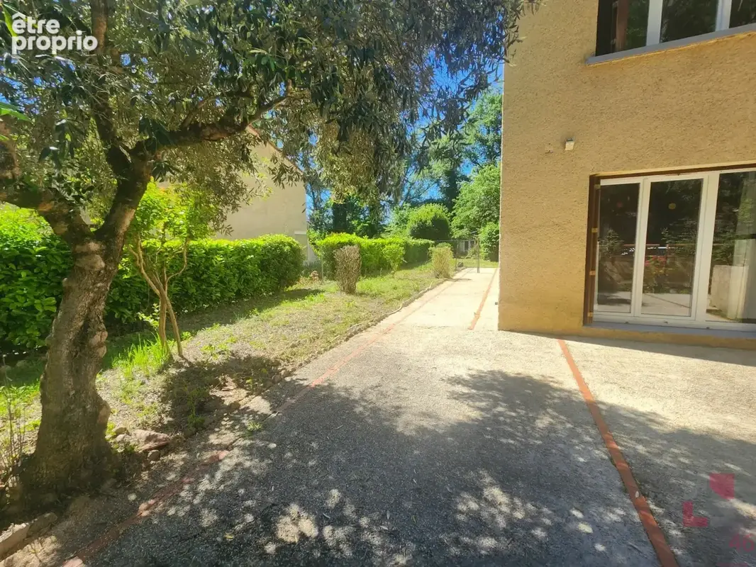 Maison 4 pièces 127 m² à vendre à Luzech (46140) - photo 2