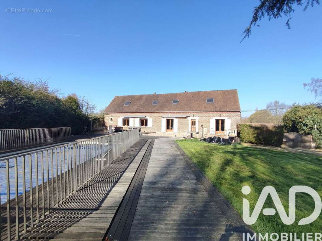 Photo 2 - Maison à SAINT-SULPICE
