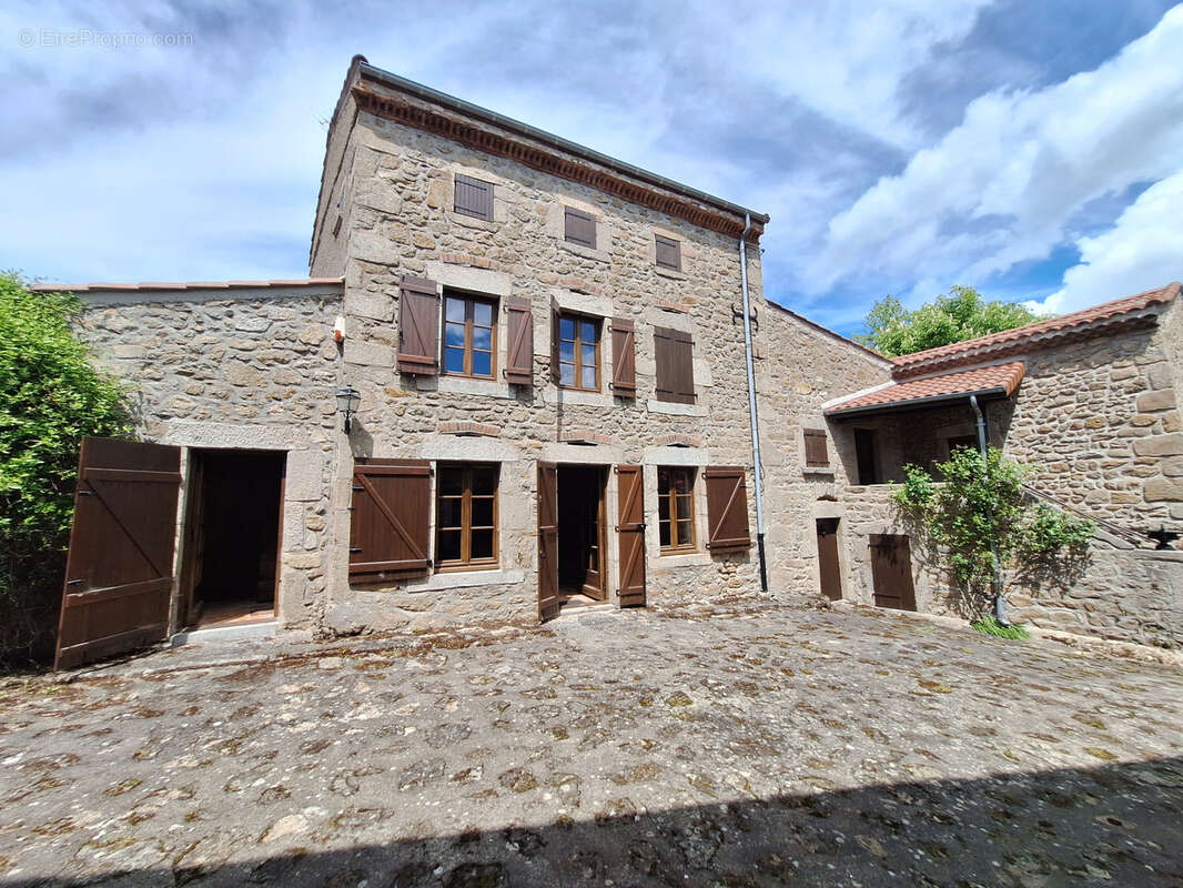 Maison à ISSERTEAUX