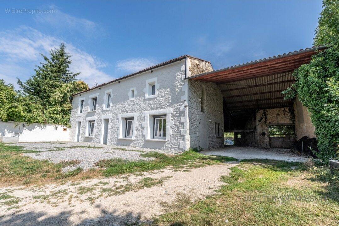 Maison à BERNAY-SAINT-MARTIN