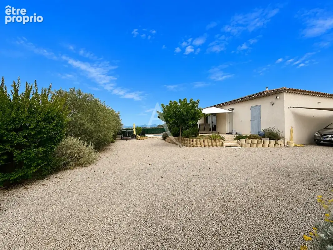 Villa de 87m2 avec terrasse piscine parking et abri jardin - photo 8