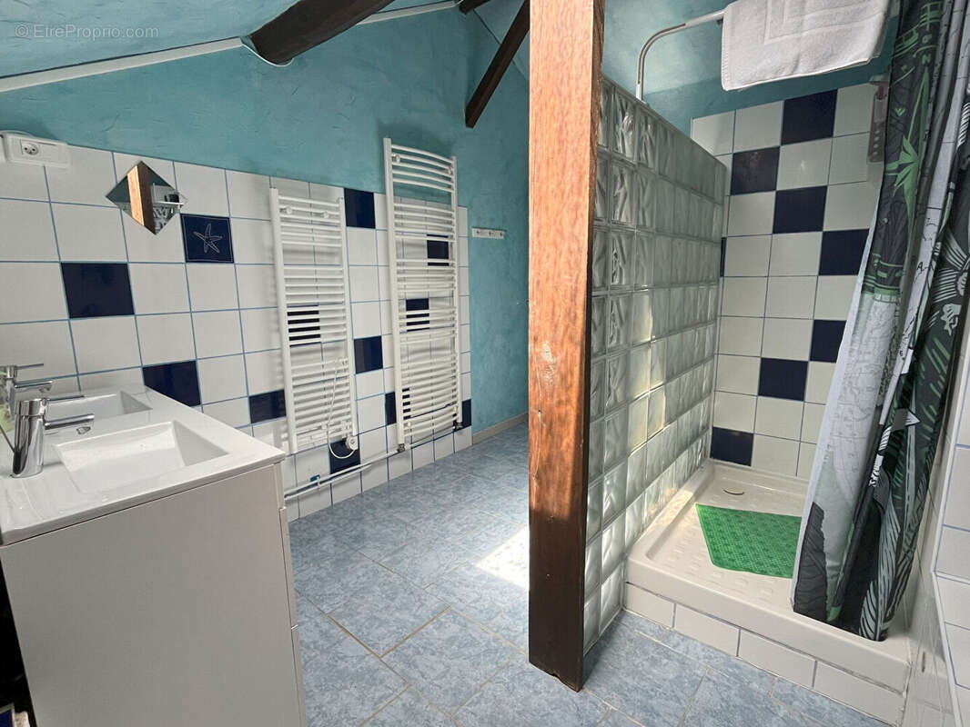 Maison à LA ROCHE-RIGAULT