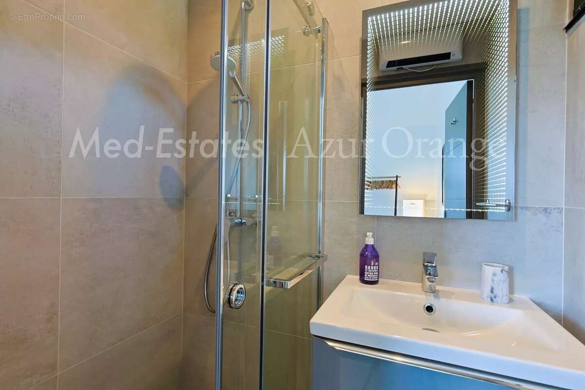 Maison à PLAN-DE-LA-TOUR