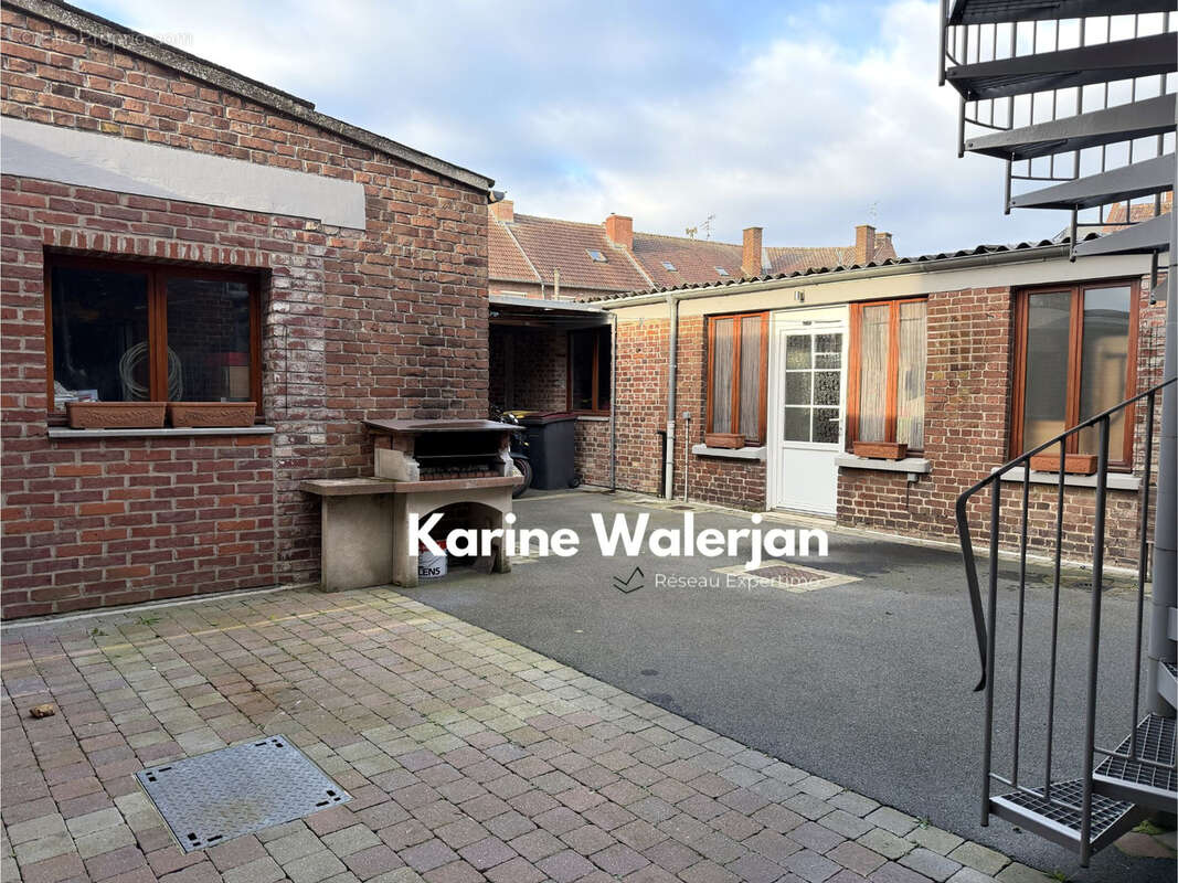 Maison à COURRIERES