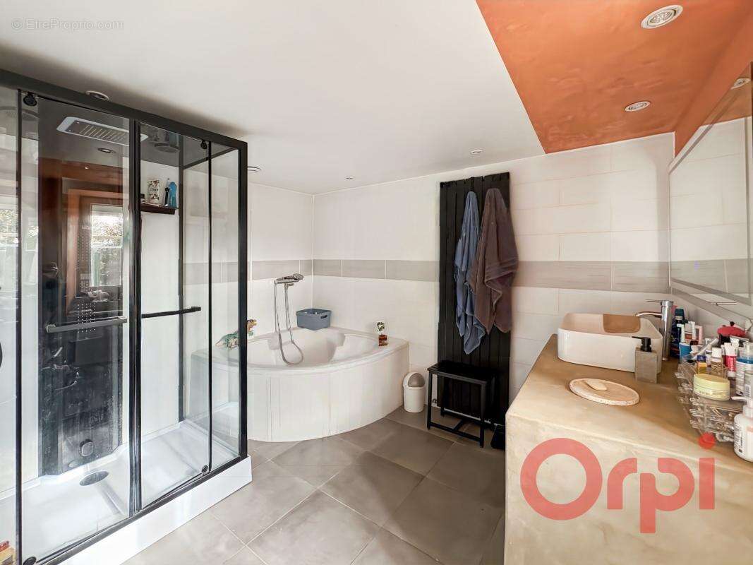 Maison à CHALIVOY-MILON