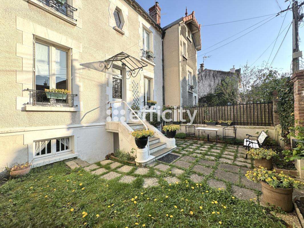 Maison 60 m² à Romainville  - photo 4