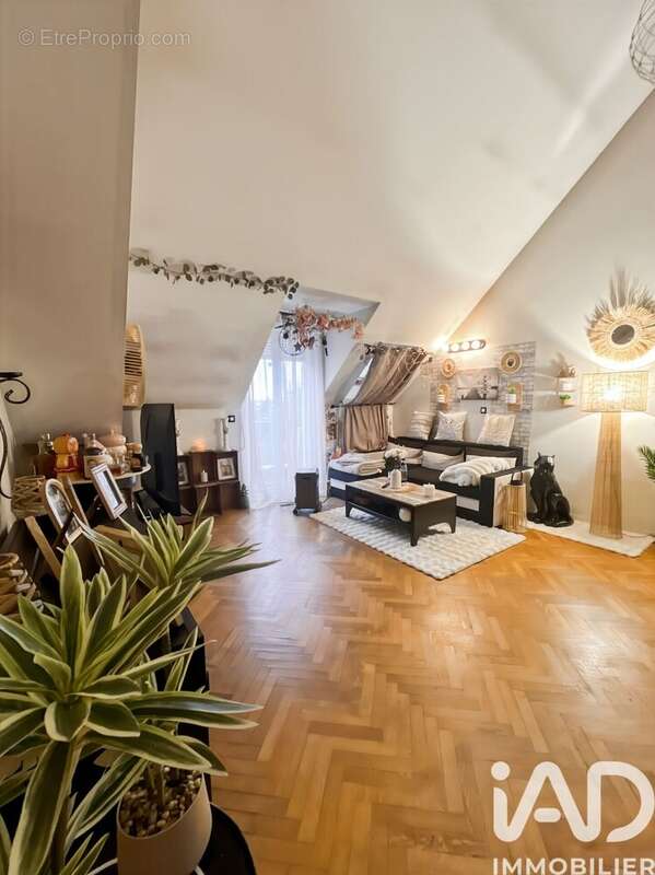 Photo 2 - Appartement à BRIE-COMTE-ROBERT