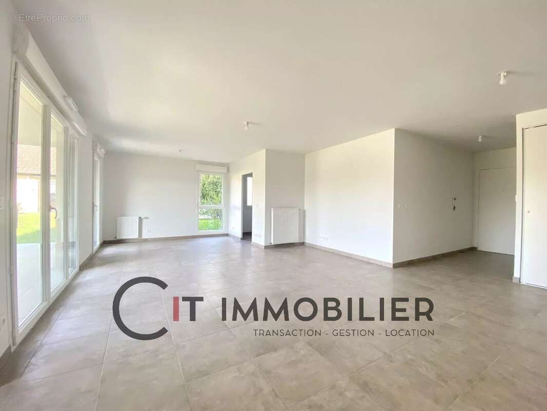 Appartement à LA TOUR-DU-PIN