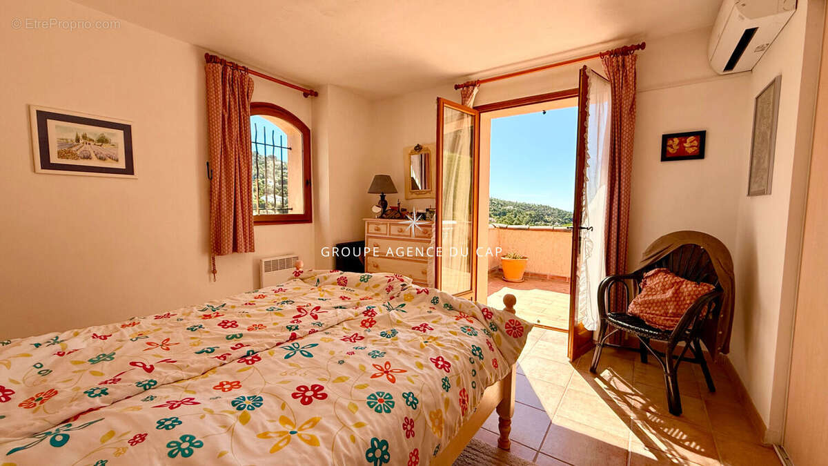 Maison à LES ISSAMBRES