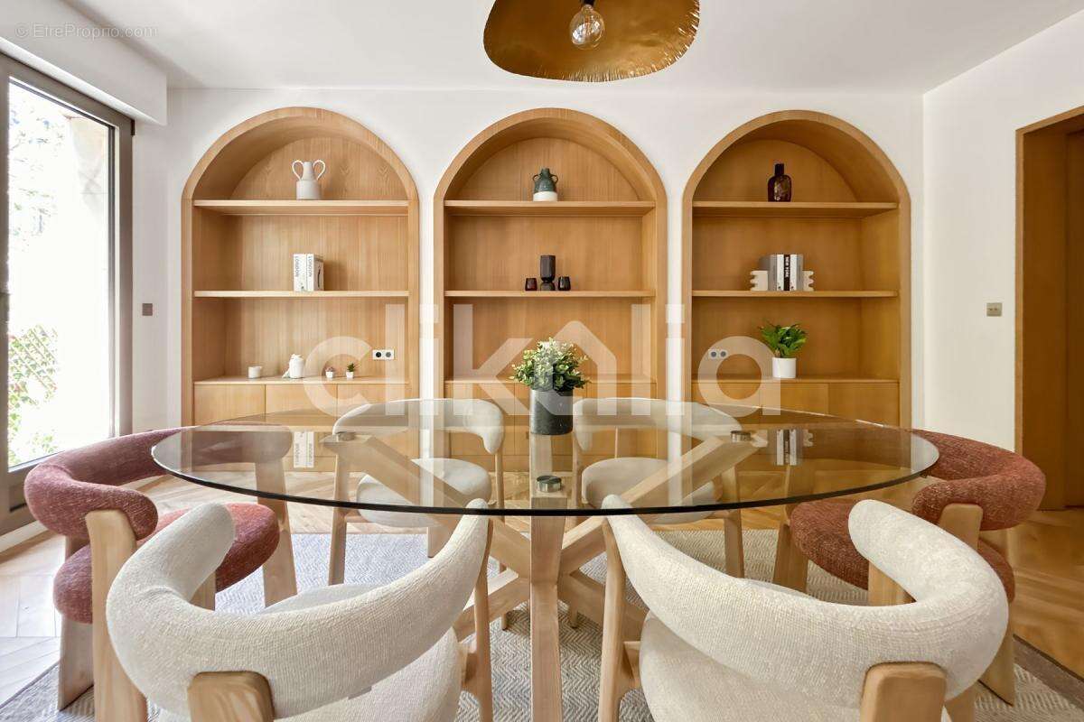 Appartement à PARIS-7E