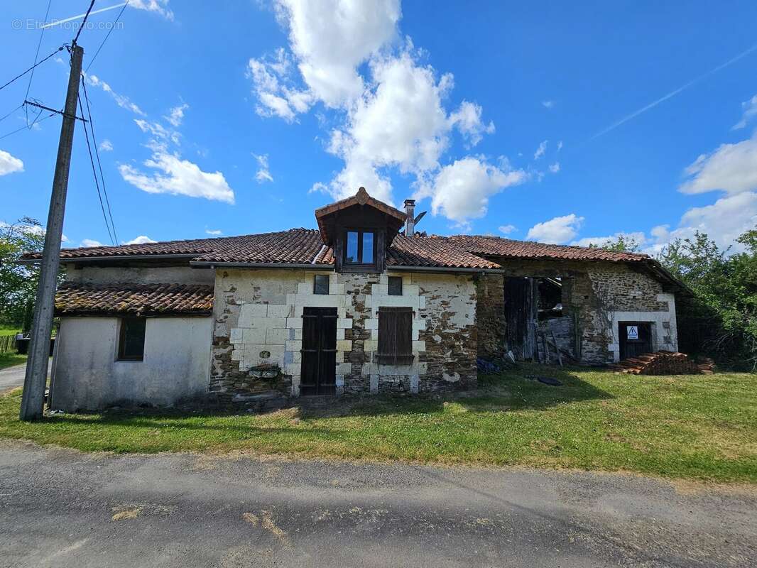 Maison à MONTEMBOEUF