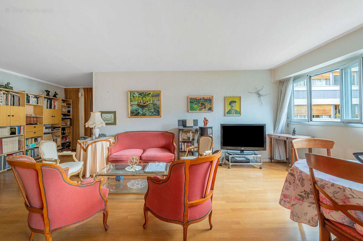 Appartement à PARIS-15E