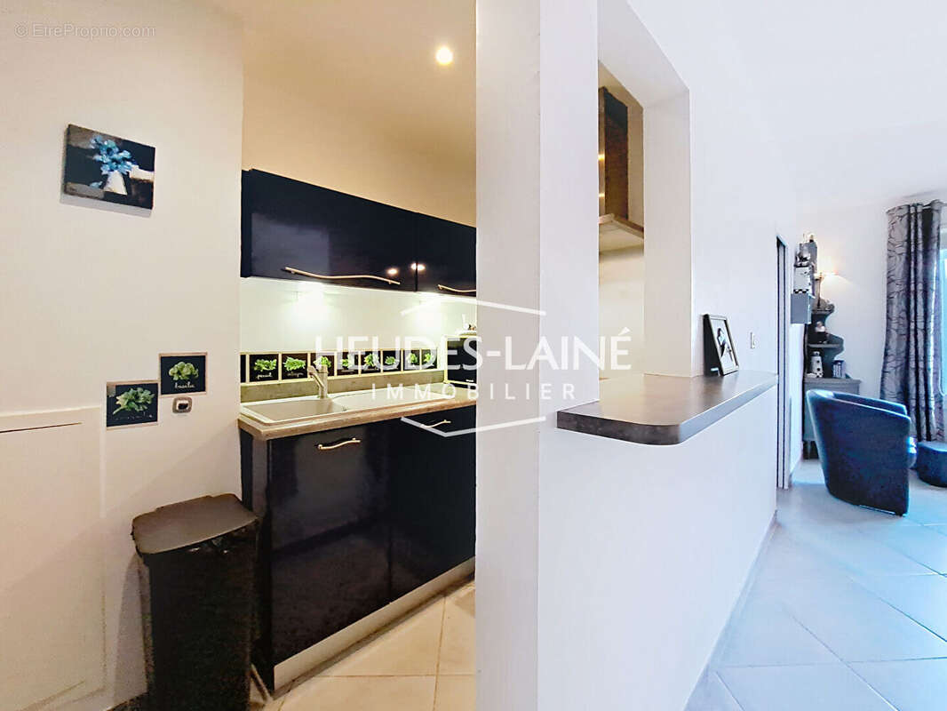 Appartement à DONVILLE-LES-BAINS