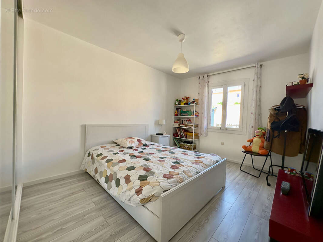 Maison familiale de 114 m² avec piscine, 4 chambres, centre-ville la crau - photo 10