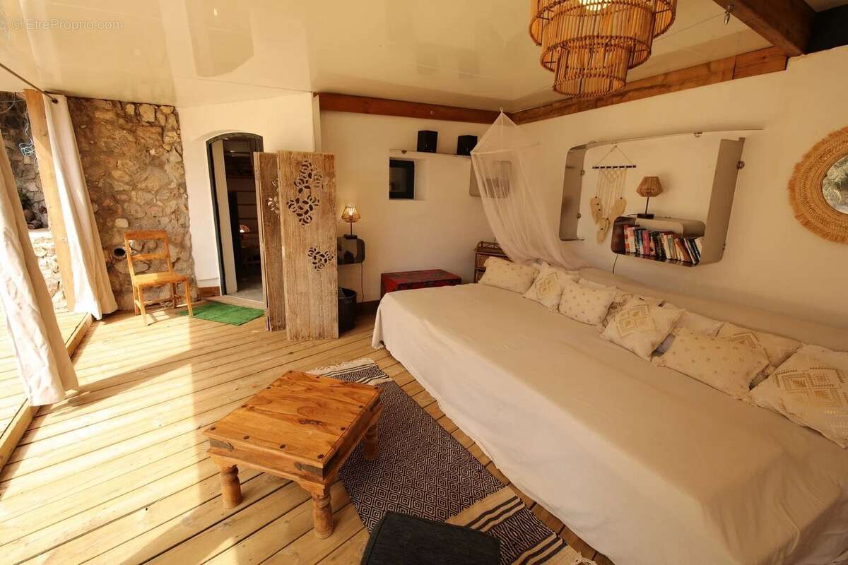 Maison à EZE