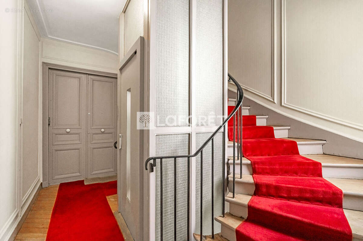 Appartement à PARIS-17E