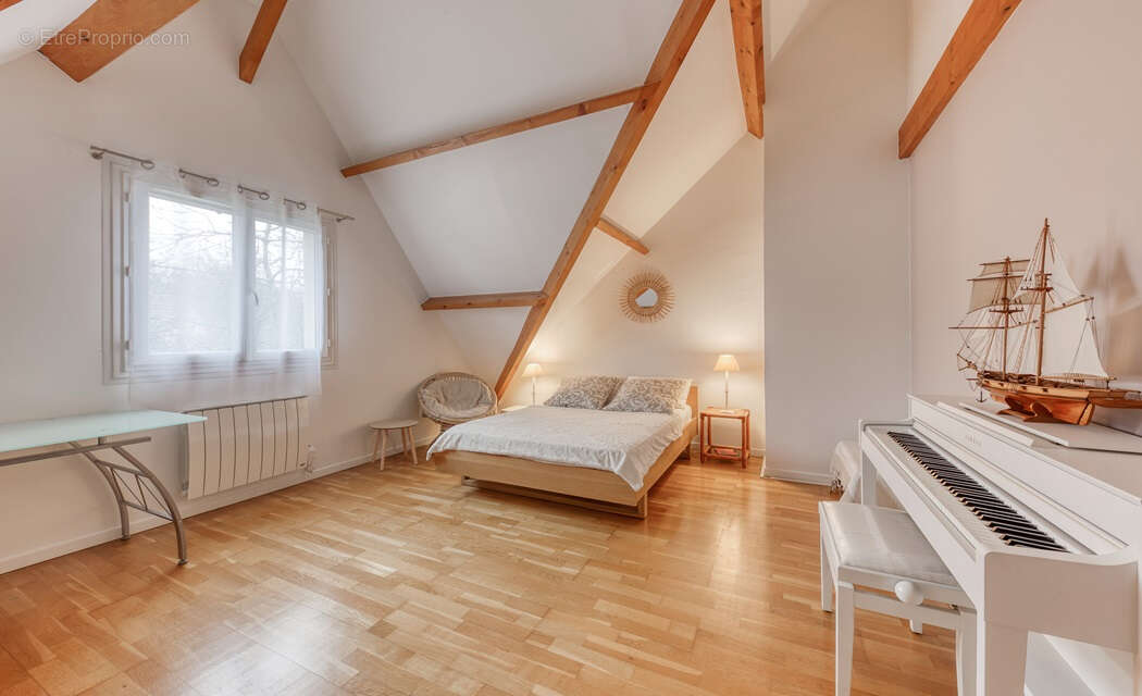 Maison à OZOIR-LA-FERRIERE