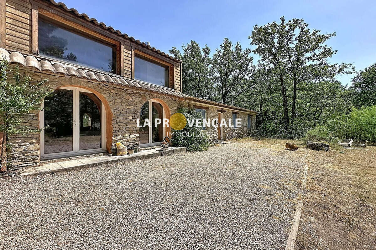 Maison 197 m² à Pourrieres  - photo 2