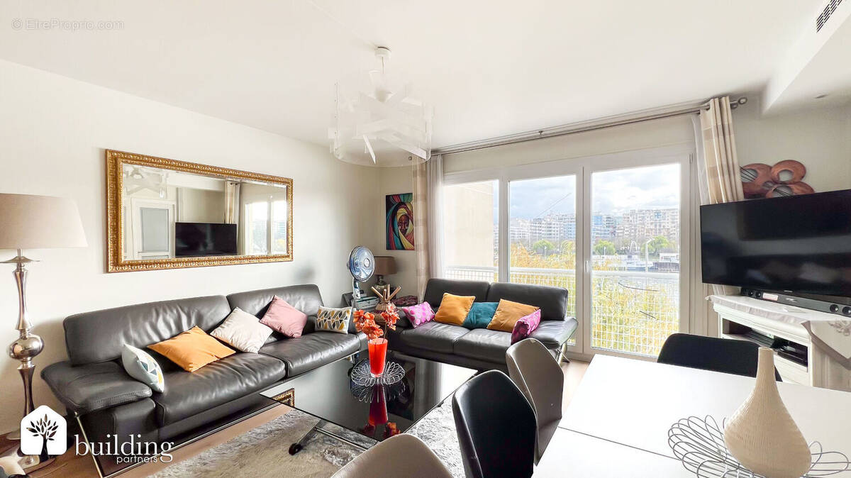 Appartement à COURBEVOIE