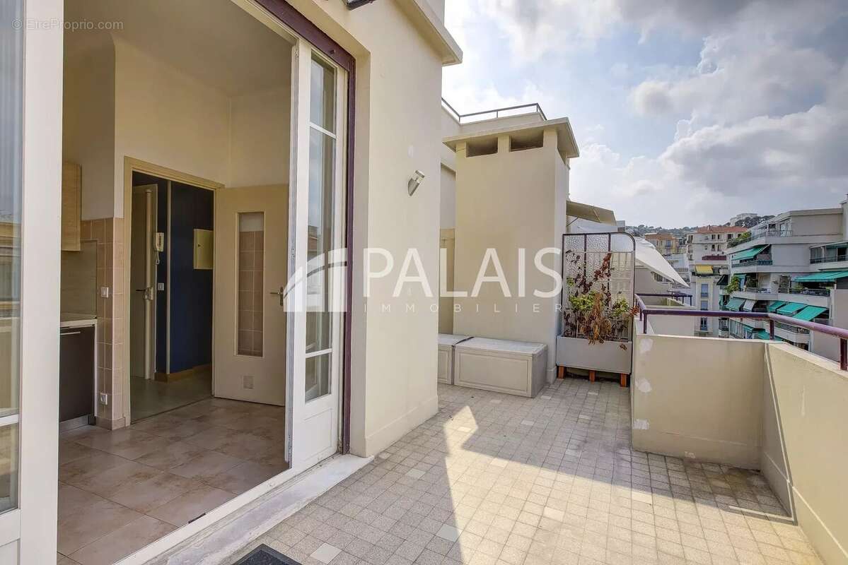 Nice Libération, 2 pièces + terrasse 13m2  étage élévé - photo 2