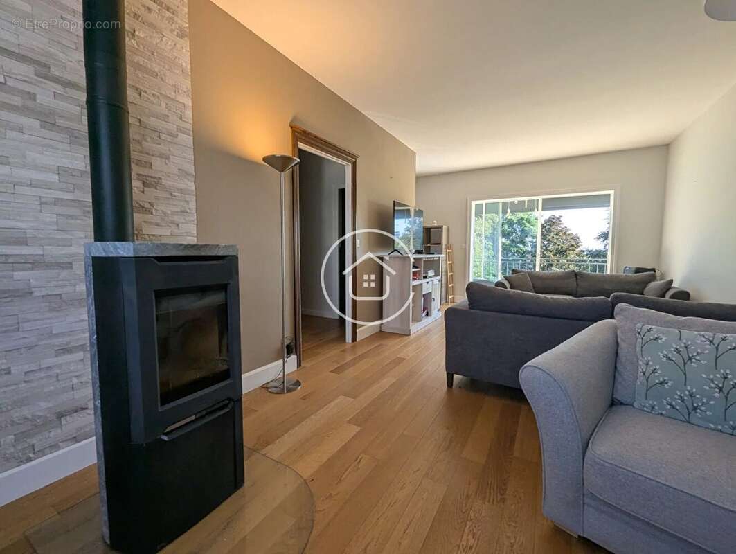 Maison à LA CHAUSSEE-SAINT-VICTOR