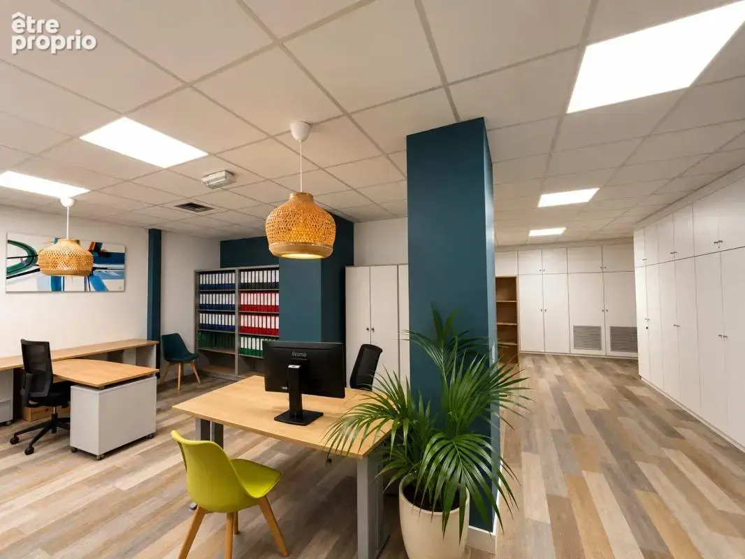 A vendre bureaux en rez-de-chausssée - photo 2