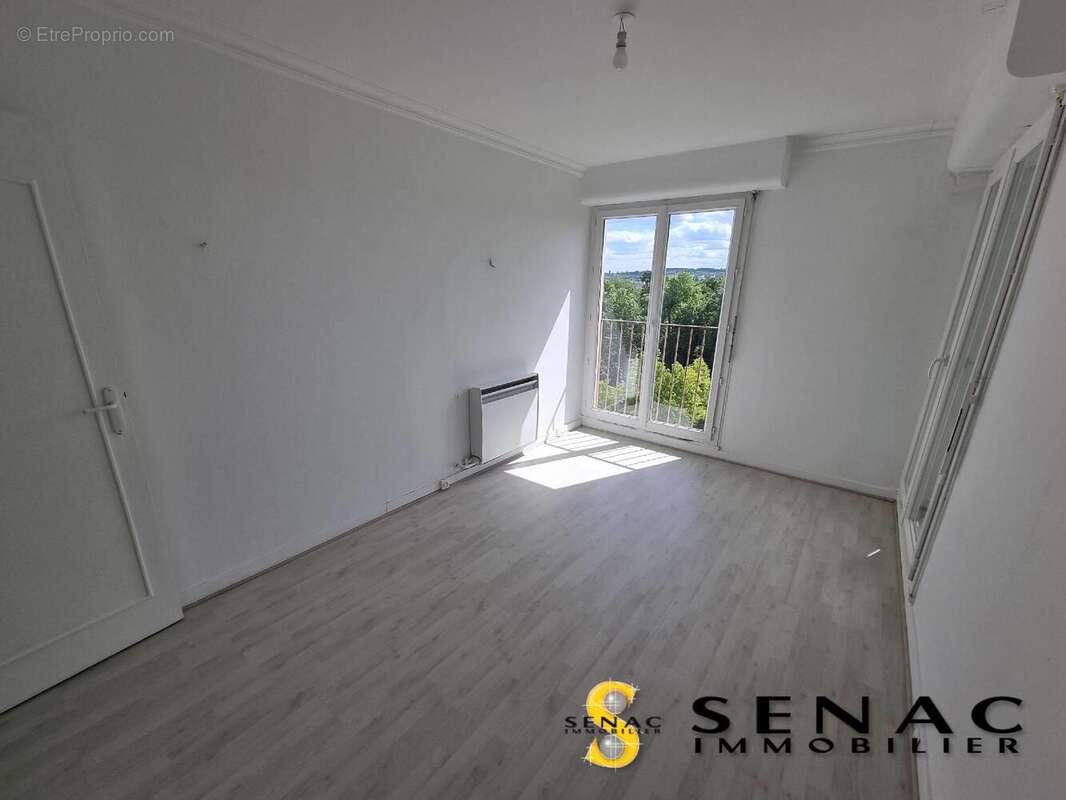 Appartement à LE PLESSIS-BOUCHARD