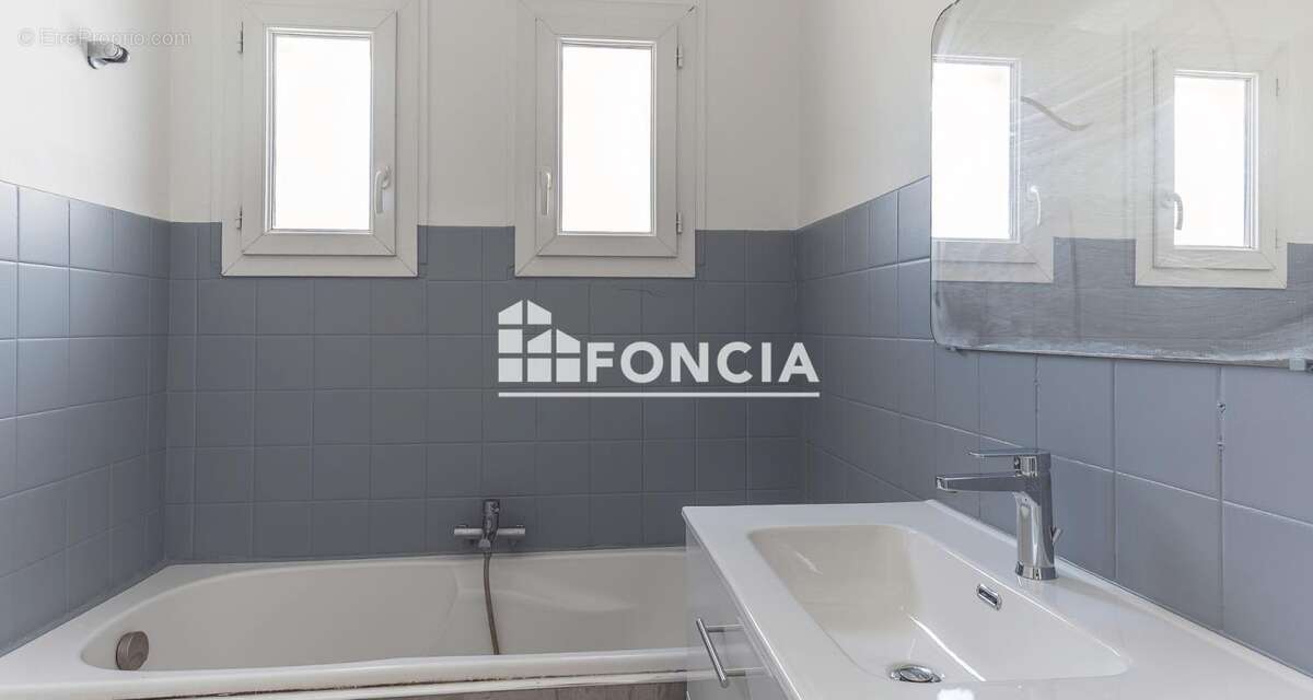 Une belle opportunité à Valence : un appartement qui a tout pour devenir votre coup de cœur ! - photo 6