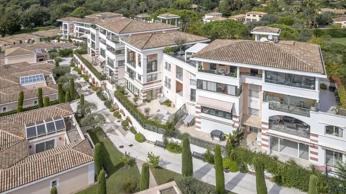 Appartement à MOUGINS
