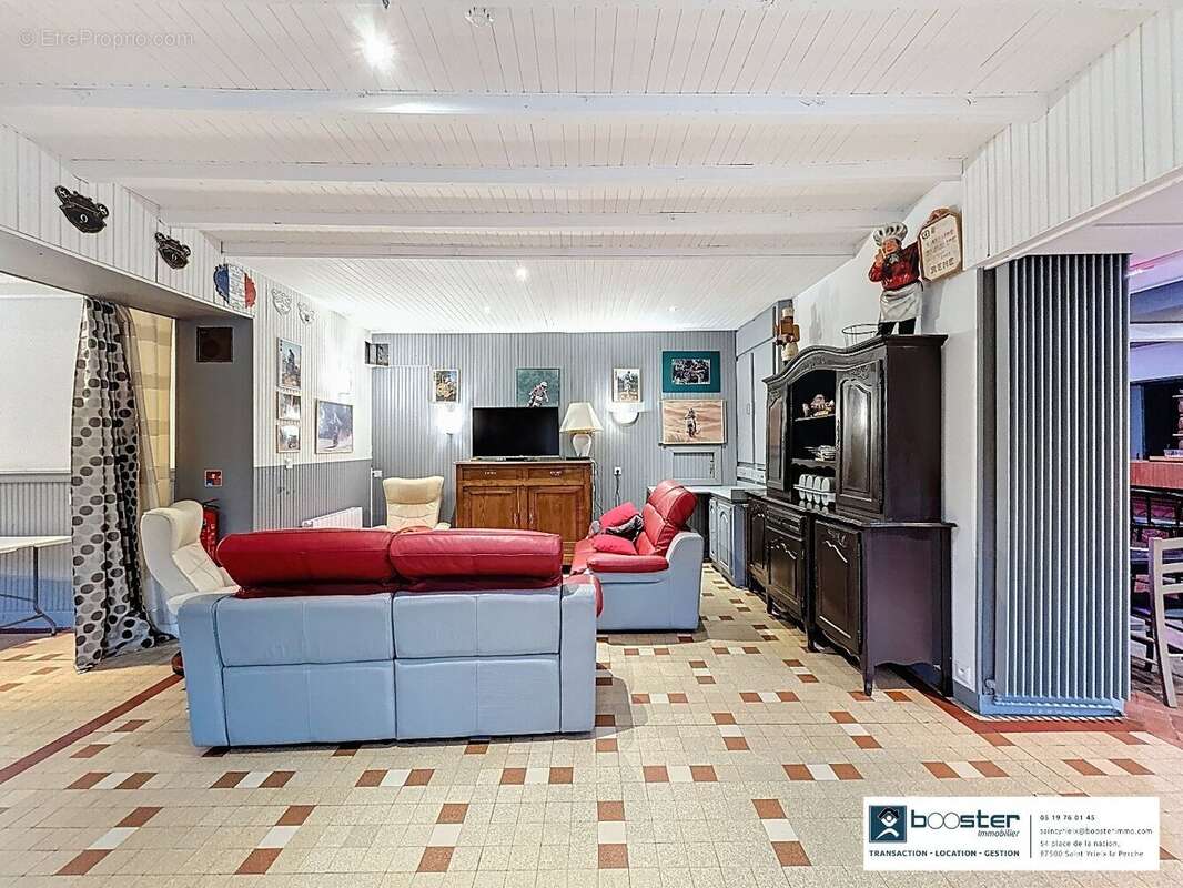 Commerce à COMPREIGNAC