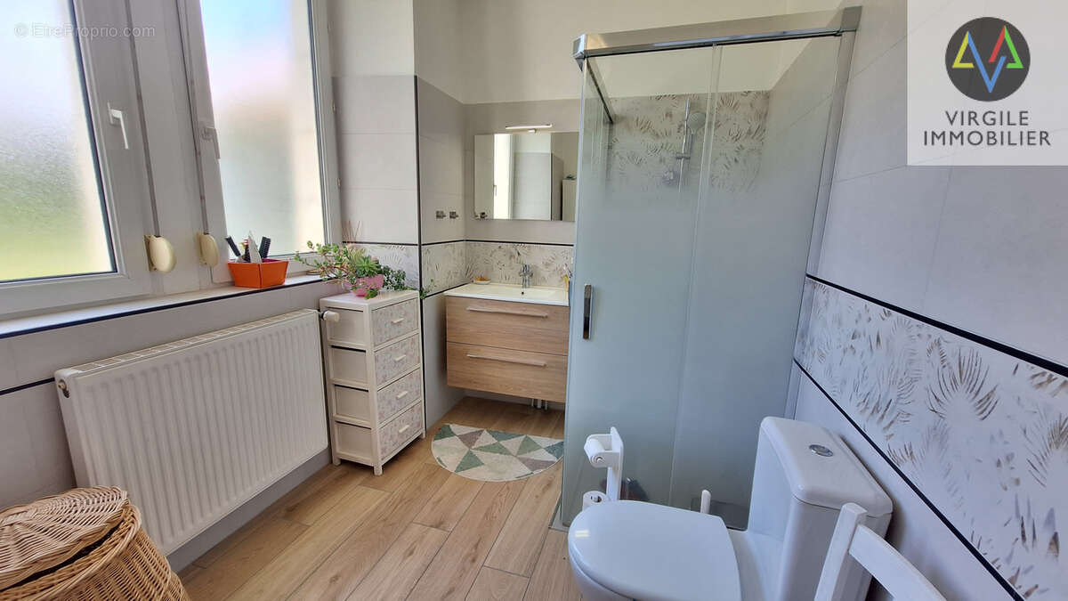 Bien rare aux Longevilles-Mont-d'Or: Maison familiale sur plus de 900 m2 de terrain - photo 4