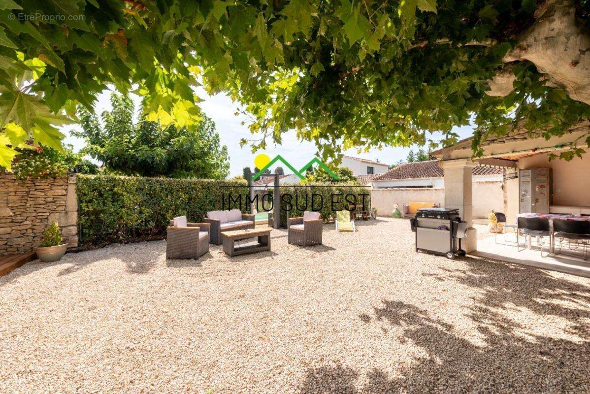 Maison à L&#039;ISLE-SUR-LA-SORGUE